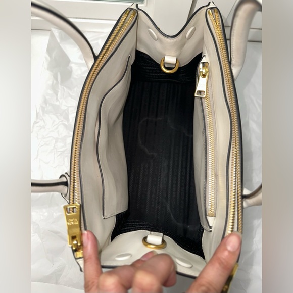 Prada Saffiano City Authentic Vintage - Picture 5 of 13